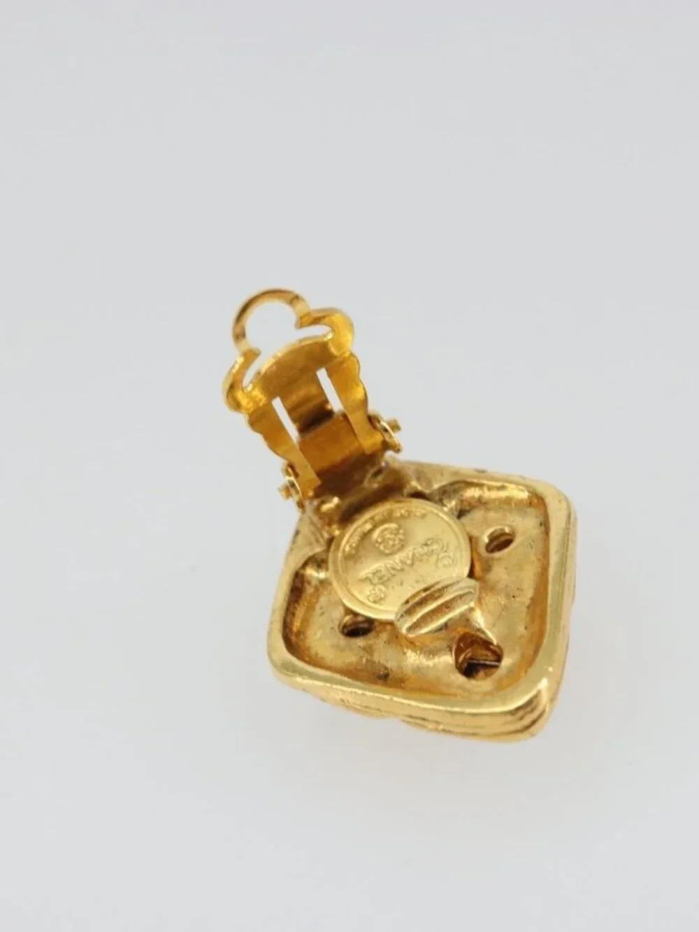 CHANEL Earring Metal Gold Tone CC Auth bs35890